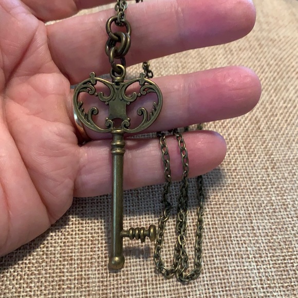 Skeleton key Pendant Necklace 30” Chain New - Picture 2 of 8
